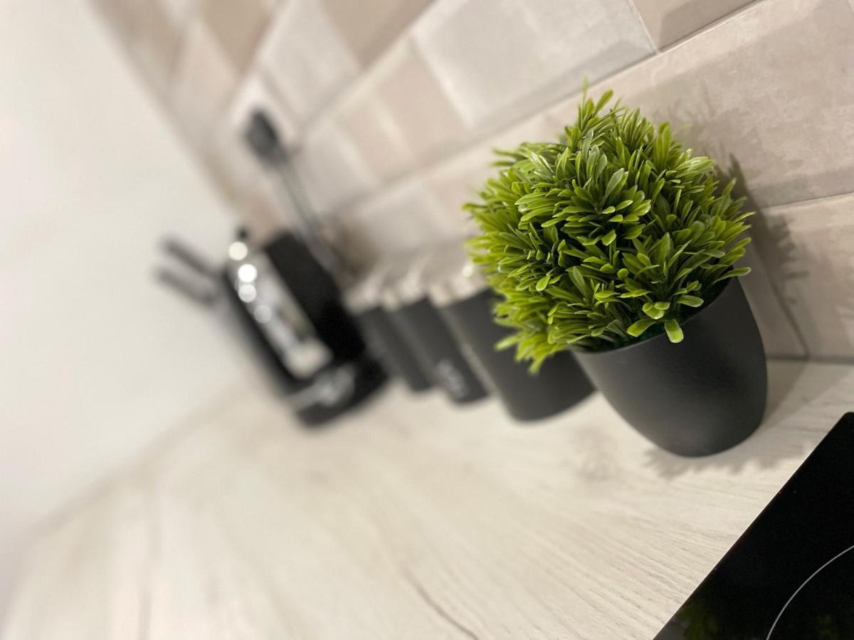 Luxurious 2 Bed Apartment In Heart Of Burnley With Private Parking エクステリア 写真