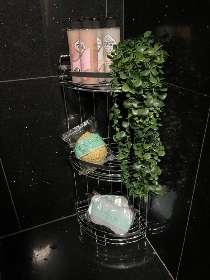 Luxurious 2 Bed Apartment In Heart Of Burnley With Private Parking エクステリア 写真