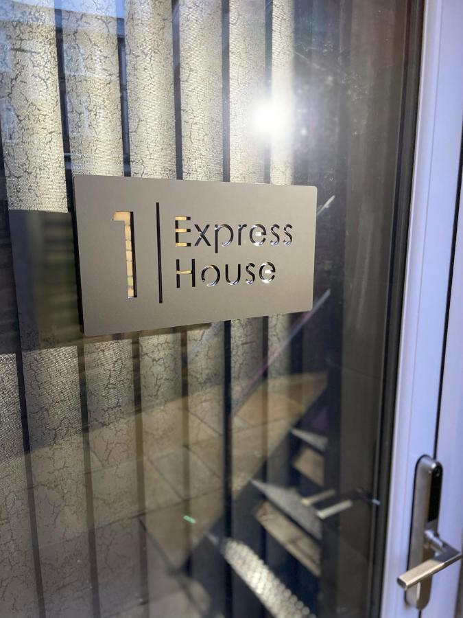 Luxurious 2 Bed Apartment In Heart Of Burnley With Private Parking エクステリア 写真