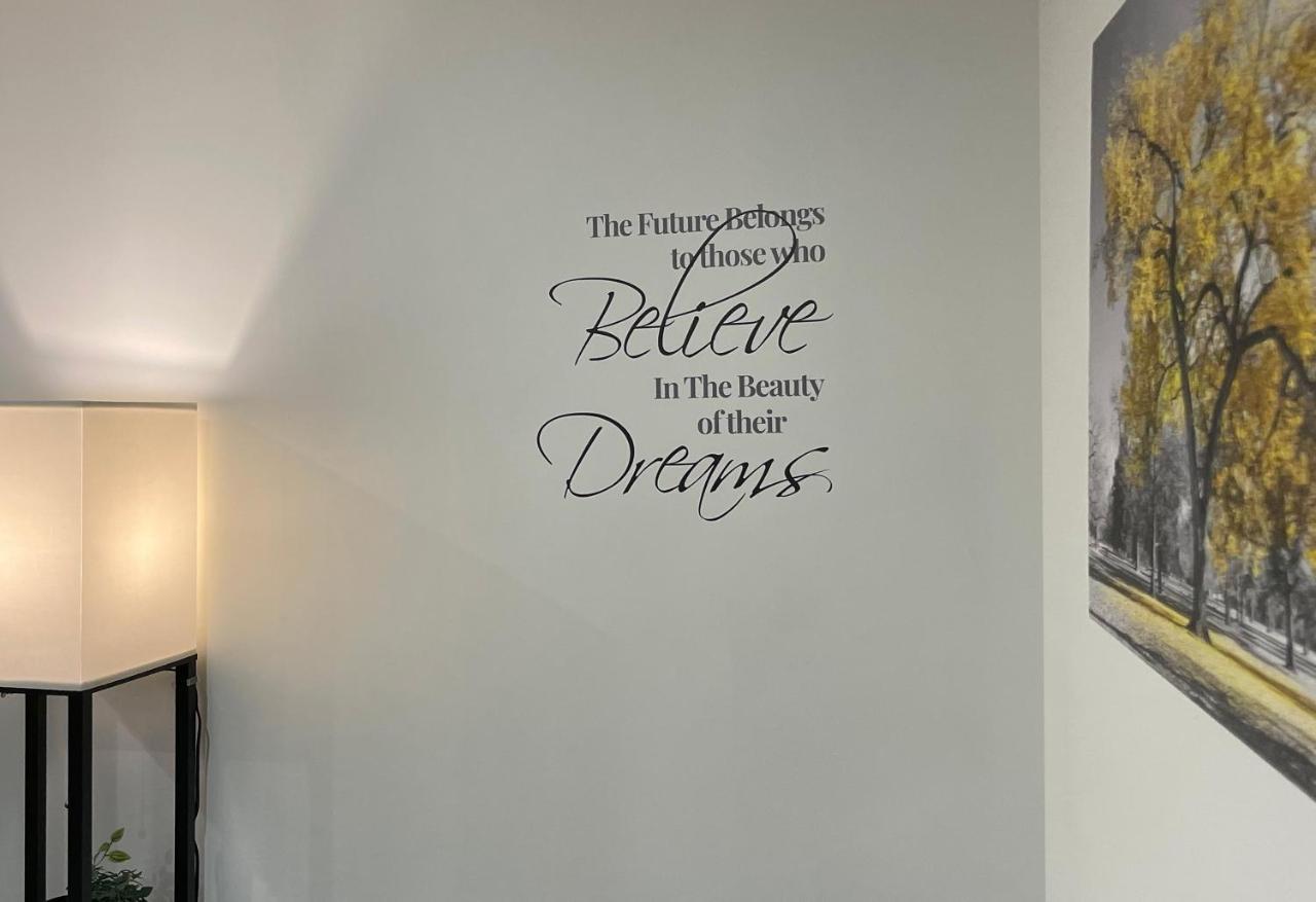 Luxurious 2 Bed Apartment In Heart Of Burnley With Private Parking エクステリア 写真